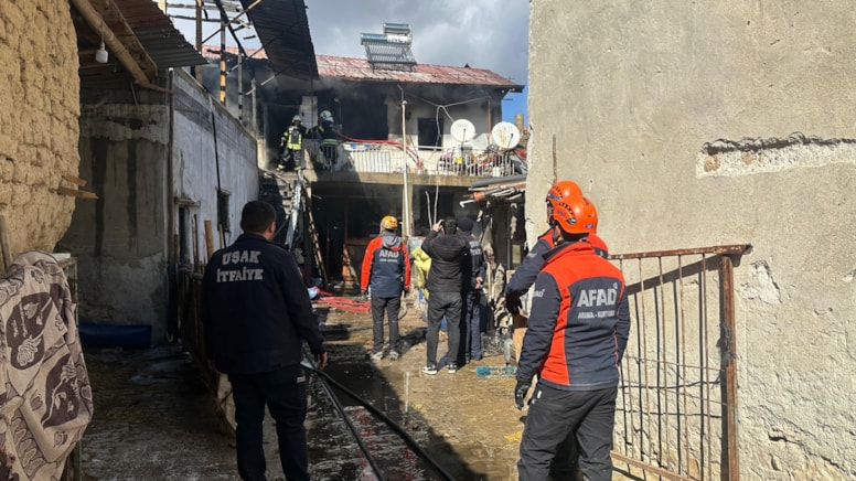 Uşak'ta yangın: 1 kişi hayatını kaybetti