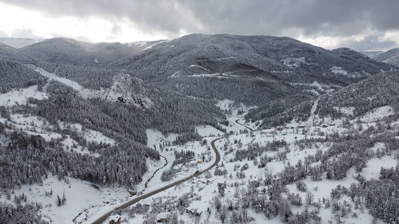 Ersizlerdere Kanyonu'nda kış güzelliği görenleri büyülüyor