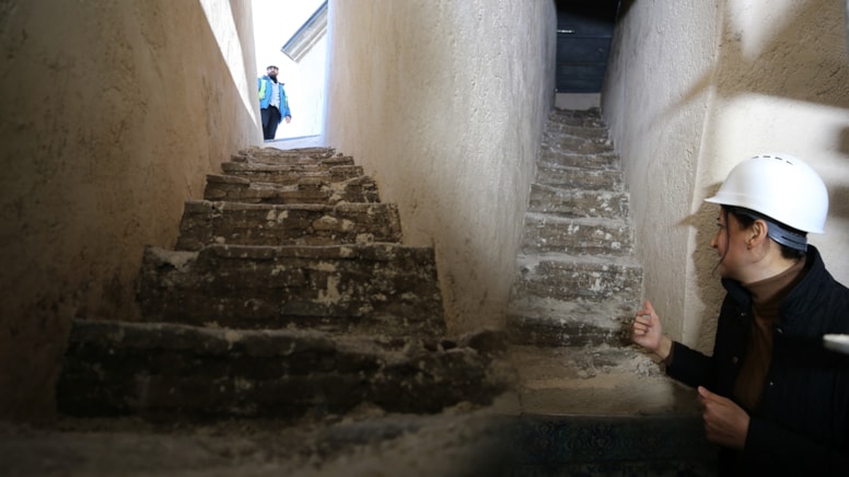 Restorasyon sırasında gizemli keşif: İki merdiven ortaya çıktı