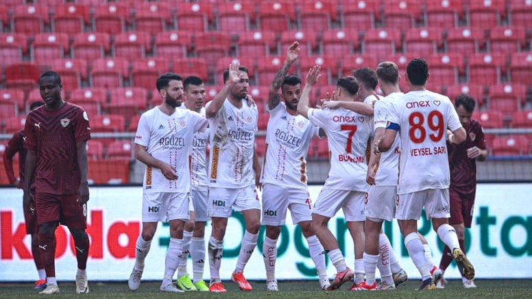 2 penaltı, 5 gol sesi çıkan maçta zafer Antalyaspor'un