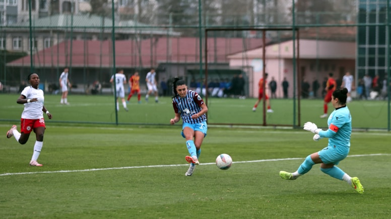 Trabzonspor evinde Bornova Hitab Spor'u farklı yendi