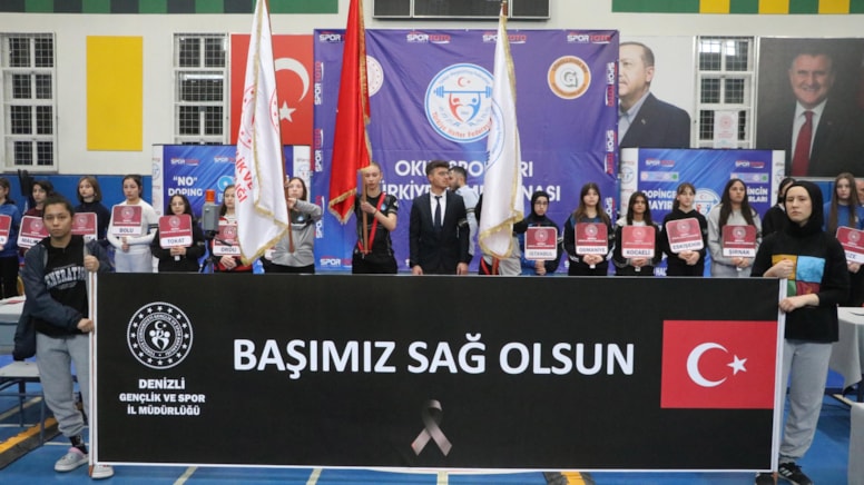 Halter şampiyonasında buruk seremoni