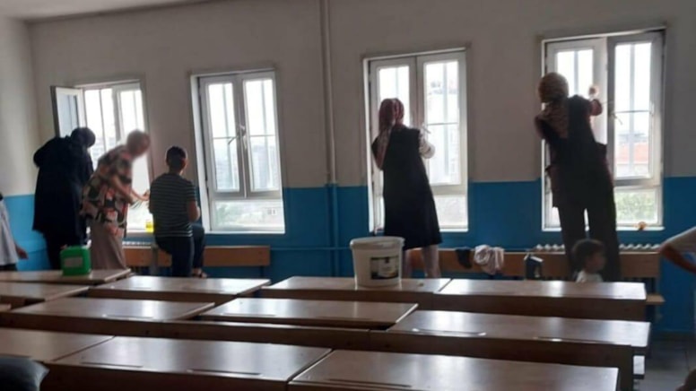 Bizim öğrenciye para yok ama yabancıya para çok