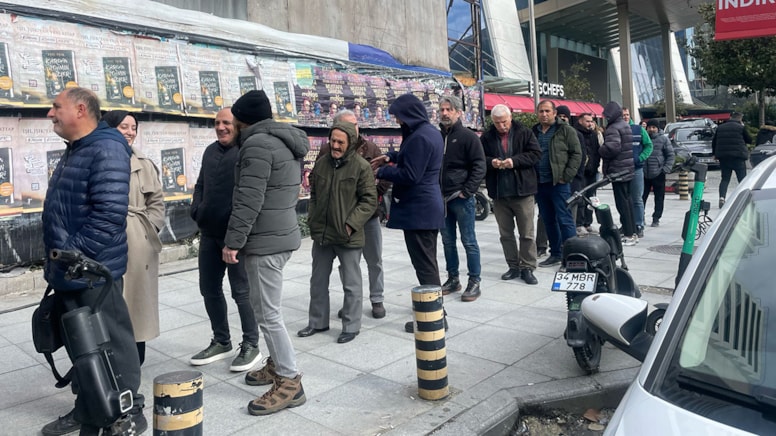 ‘Bizi nasıl yönettiklerini bu kuyruk gösteriyor’