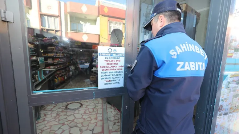 Son kullanma tarihi geçmiş ürün satan zincir marketin 2 şubesine kapatma cezası