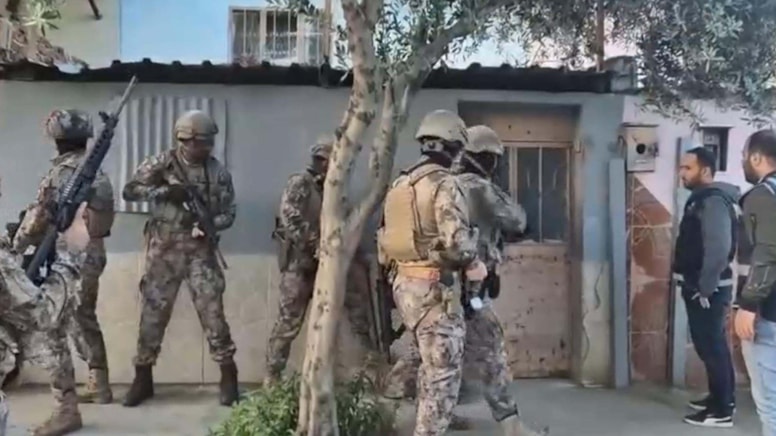 6 ilde FETÖ/PDY operasyonu: 3 tutuklama