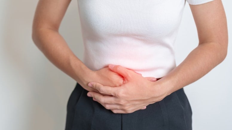 İki haftadan uzun sürüyorsa dikkat: Yumurtalık kanserinin ilk işareti olabilir