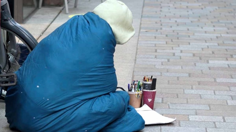 Evsiz adam asgari geçim geliri talep ederken milyoner olduğunu öğrendi: Sokakta yaşıyordum