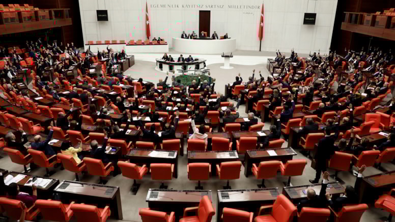 Büyük tartışma yaratan İklim Kanunu tasarısı komisyona geri çekildi