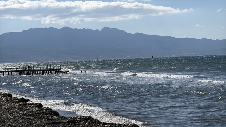 Fethiye açıklarında sürüklenen teknedeki 6 kişi kurtarıldı
