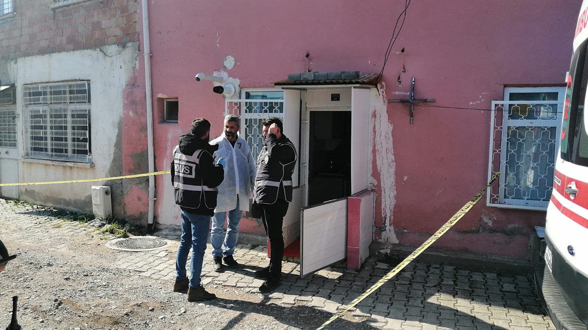 Tokat'ta oğlunu keserle öldüren baba tutuklandı