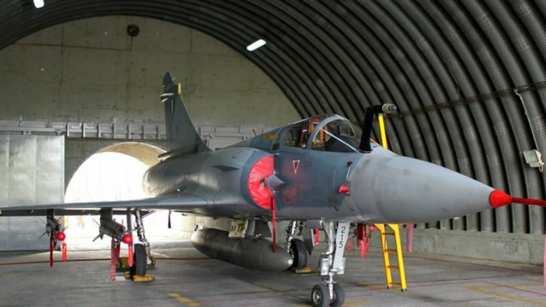 Fransa sözünde durmadı, Yunanistan’ın uçakları hangarda kaldı