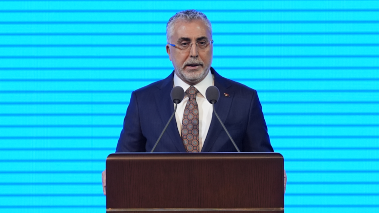 Bakan Işıkhan yanıtladı: Çalışma saatleri kısalacak mı?