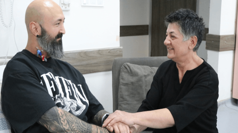 15 kilo verdi, yeğenini böbreğiyle hayata bağladı