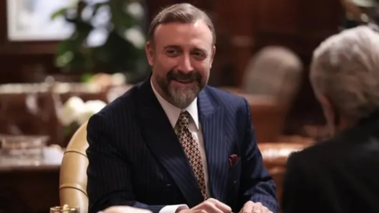 Kral Kaybederse dizisinin Kenan'ı gerçekte bakın hangi iş insanı çıktı