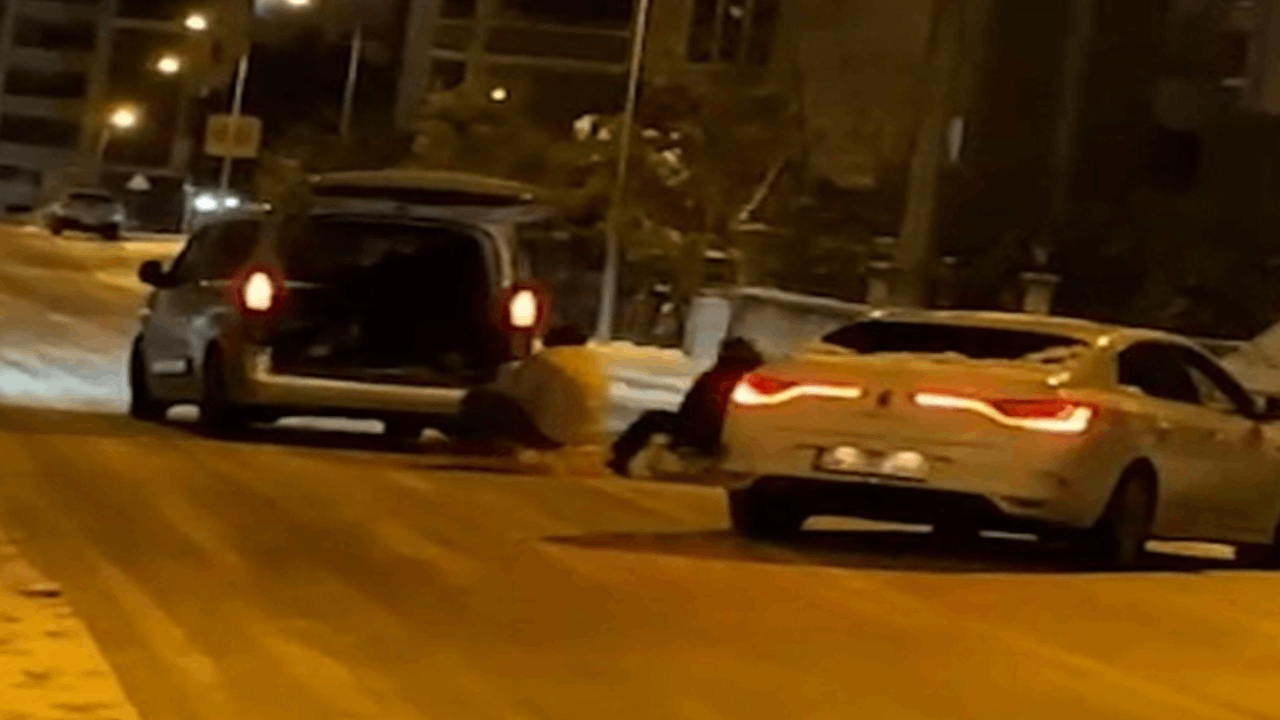 Felakete 'gel' dediler: Çocukların tehlikeli eğlencesi kamerada