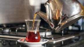 Çay demlerken yapılan bu hata kansere daveteye çıkarıyor