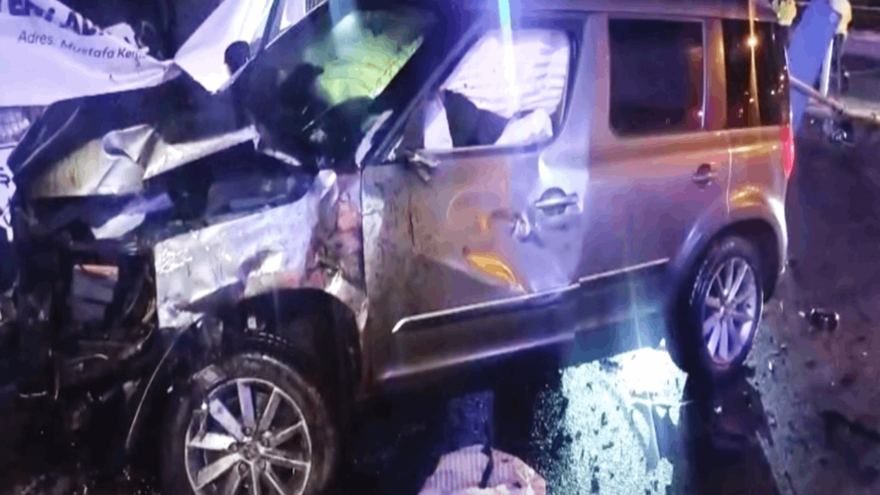 Ataşehir'de buzlanan yolda kaydı: Feci kaza can aldı