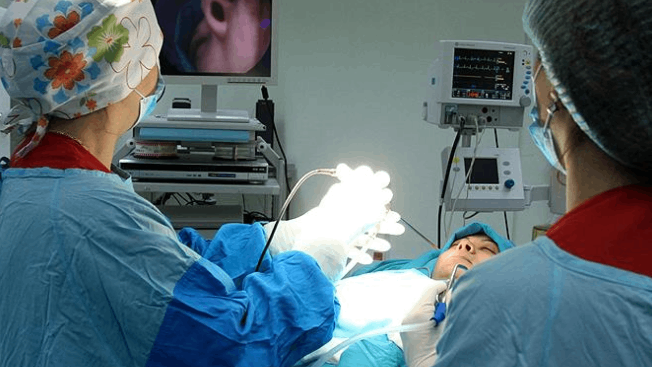 Bakan Memişoğlu'ndan 'estetik uygulamalar' için kritik uyarı