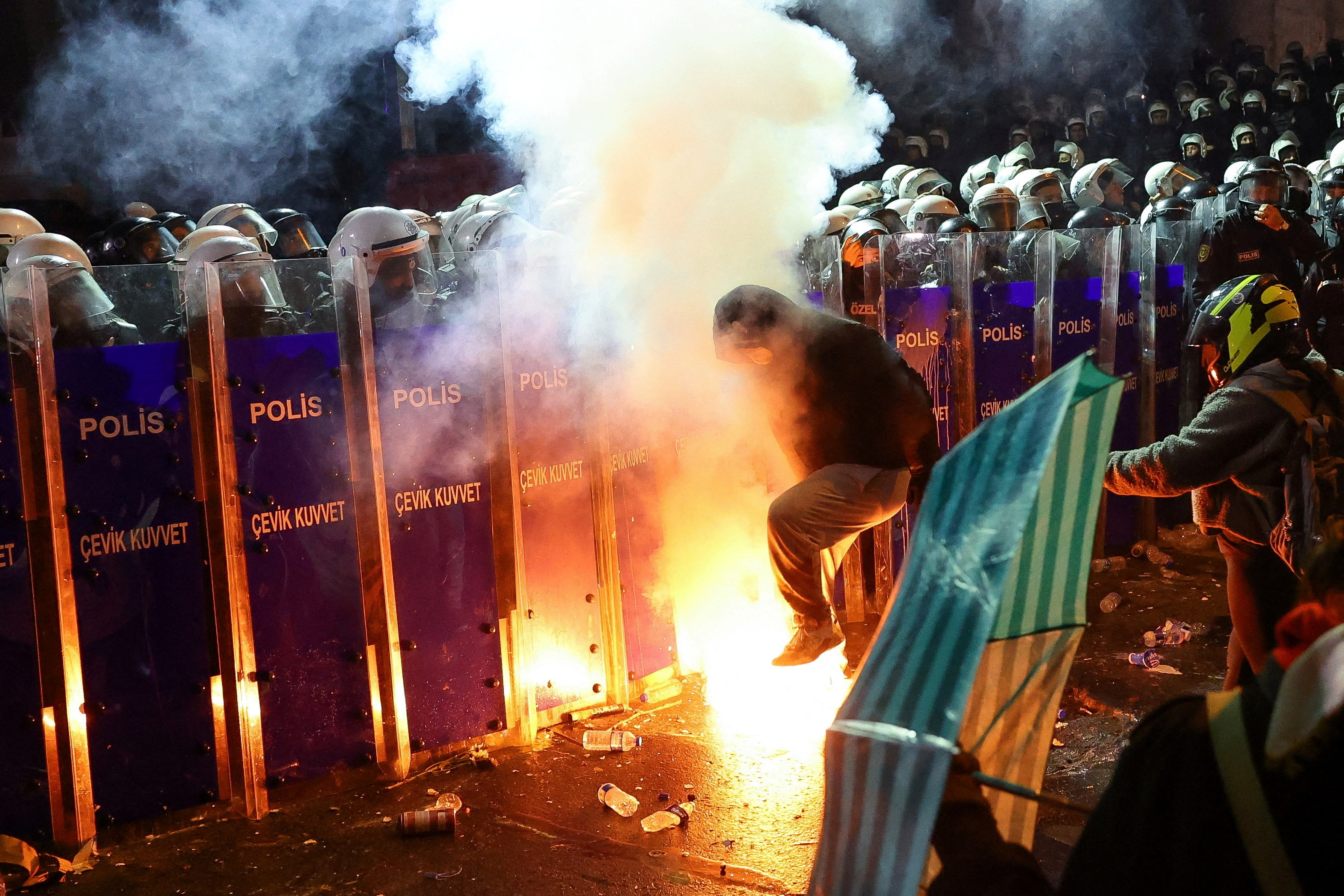 İmamoğlu'nun tutuklanmasının dördüncü gününde, dünyanın gözü Türkiye'de