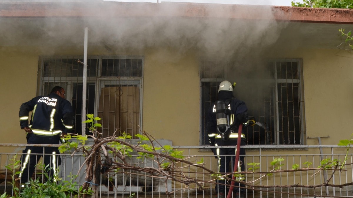 Babasına kızıp evi yaktı; 'Yansın evi, barkı umrumda değil' dedi