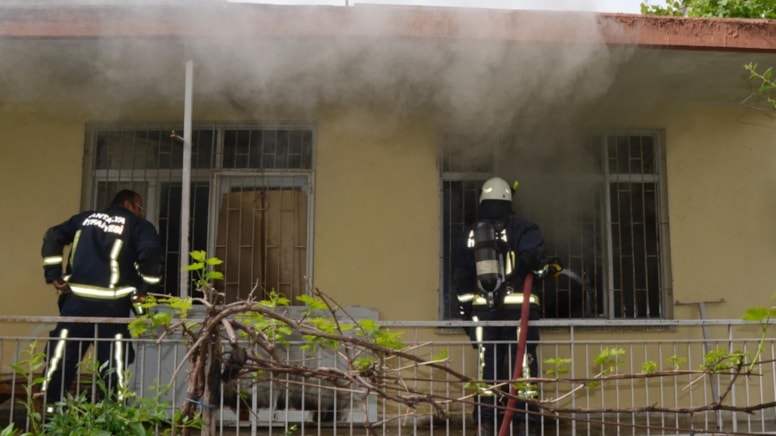 Babasına kızıp evi yaktı; 'Yansın evi, barkı umrumda değil' dedi