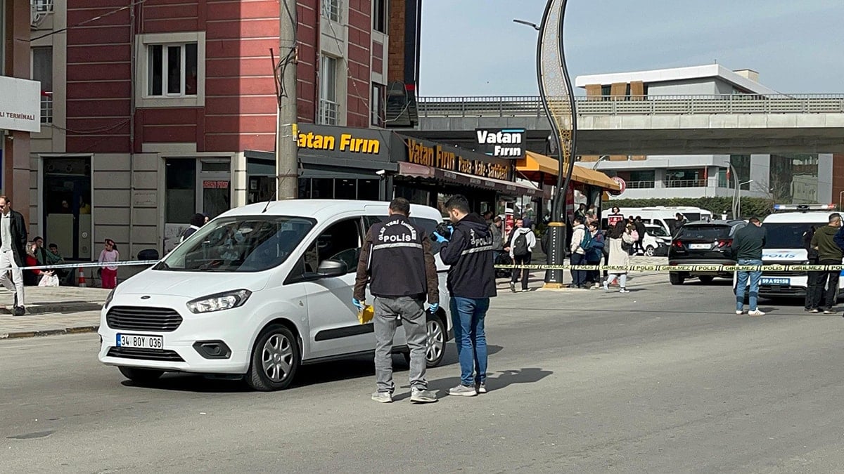 Motosikletli saldırgan kurşun yağdırdı: Emlakçı ağır yaralandı