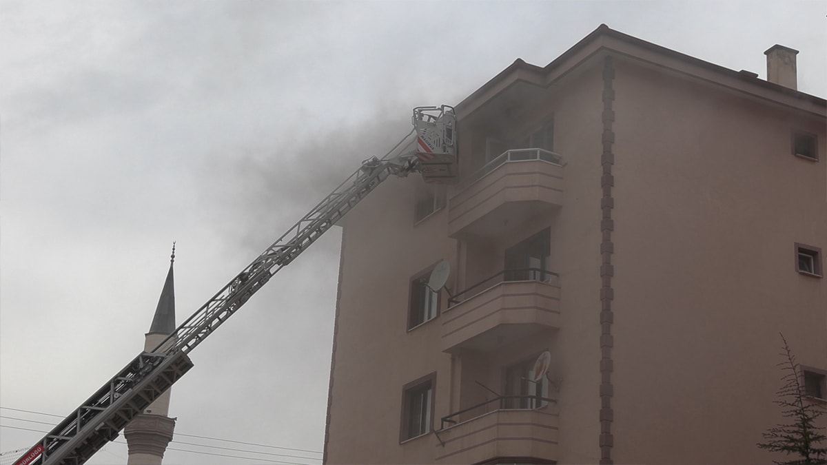 Bolu'da bulaşık makinesi mutfağı küle çevirdi
