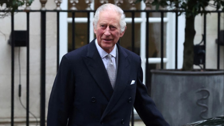 İngiliz kralı, 'küçük bir aksaklık' sebebiyle hastaneye kaldırıldı