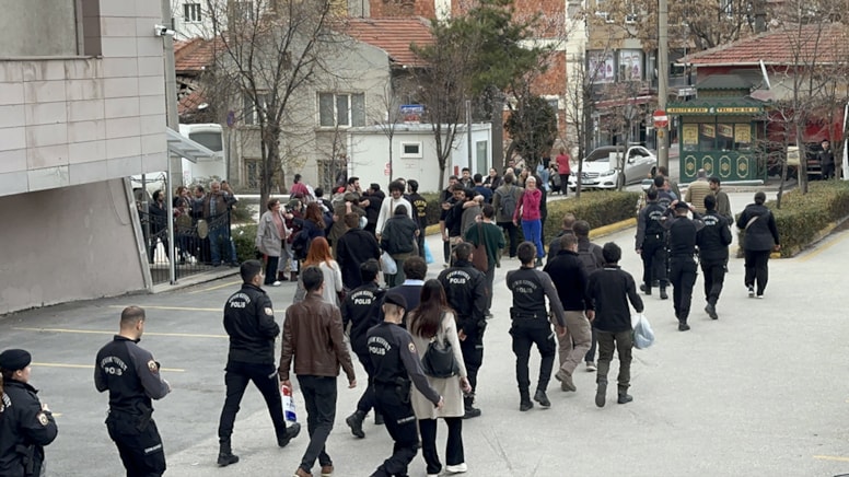 Eskişehir'de 'İmamoğlu' protestoları: Öğrenciler adli kontrolle serbest bırakıldı