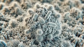 Bilim insanları uyardı: Bakterilere antibiyotik direnci kazandırıyorlar!