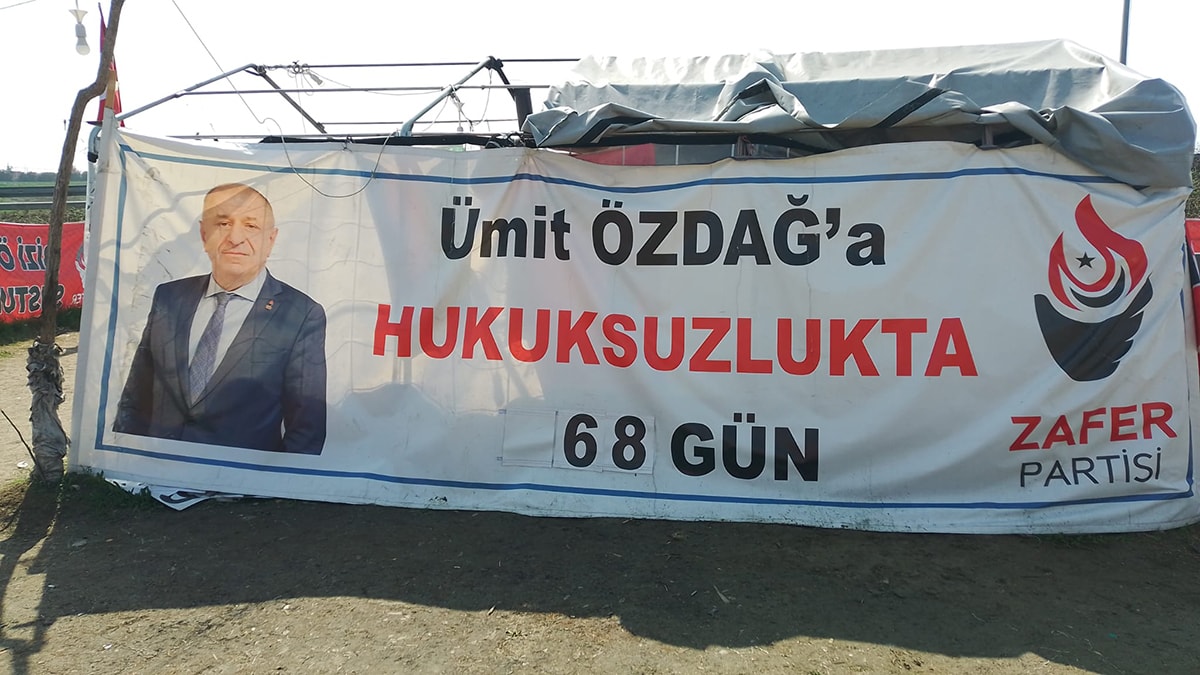 İnsanlar adalet için sokaklara döküldü