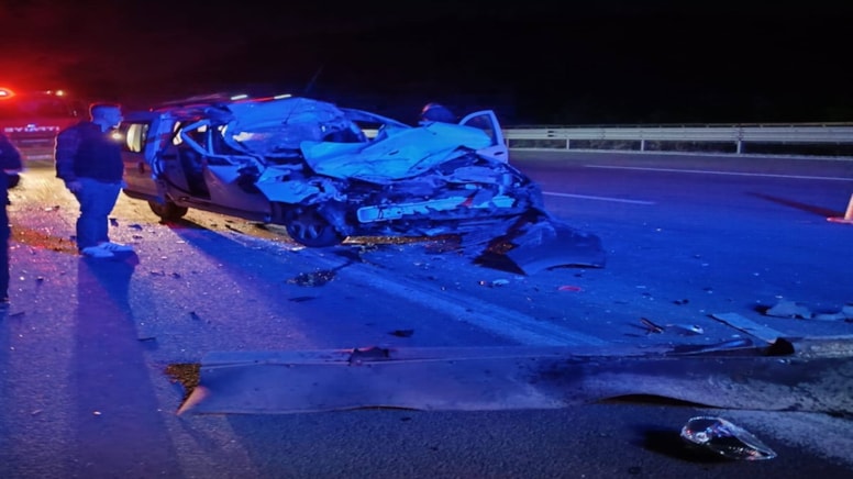 Bolu'da hafif ticari araç TIR'a çarptı: Feci kaza can aldı: