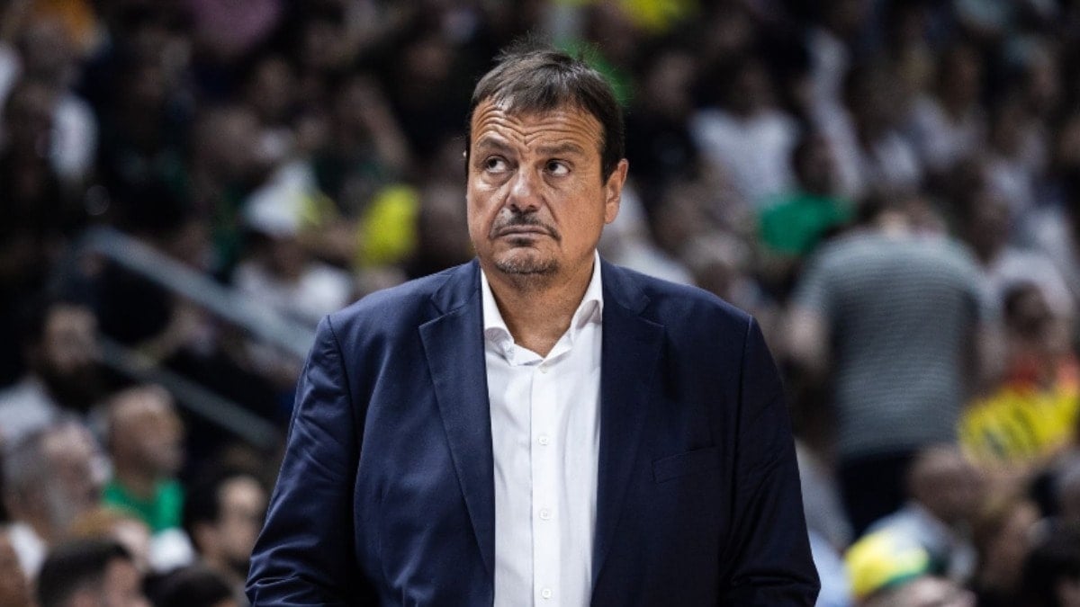 Ergin Ataman'ın takımı derbide iki sayı farkla mağlup