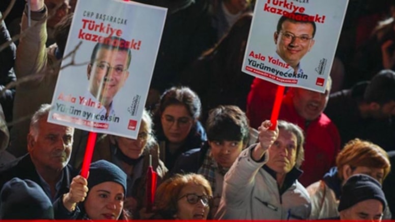 Tutuklanma kararına tepkiler sürüyor! Halk İmamoğlu için sokaklarda Tutuklanma kararına tepkiler sürüyor! Halk İmamoğlu için sokaklarda