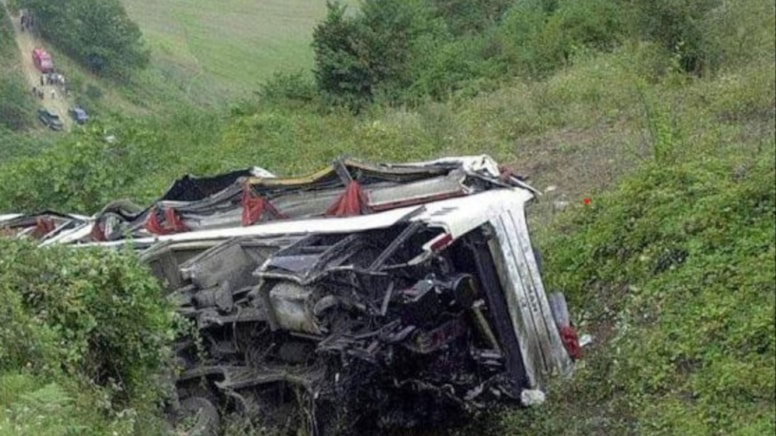 Meksika'da yolcu otobüsü devrildi: 18 ölü 29 yaralı