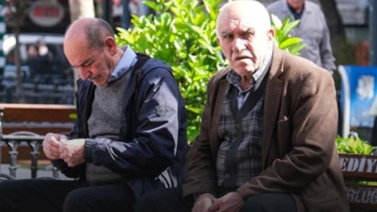 Konu emekli olunca iktidar�n eli titriyor!