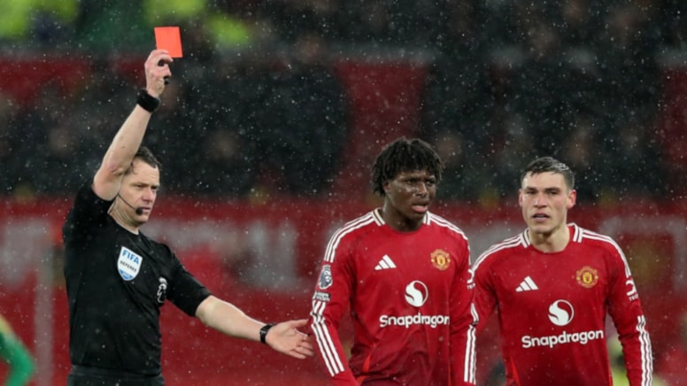 Manchester United'ın yıldızı kadro ismini değiştirdi: 'Tanrı duaları yanıtlar'