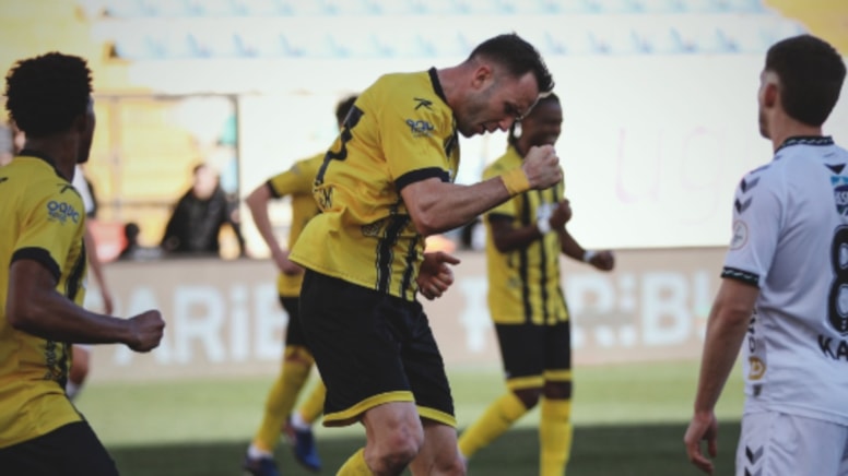 İstanbulspor evinde farklı kazandı