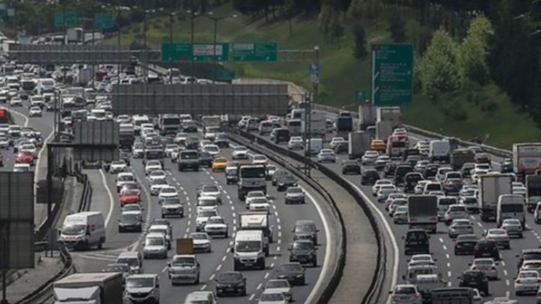 Güneş açtı trafik kapandı! İstanbul'da trafik haritası kıpkırmızı