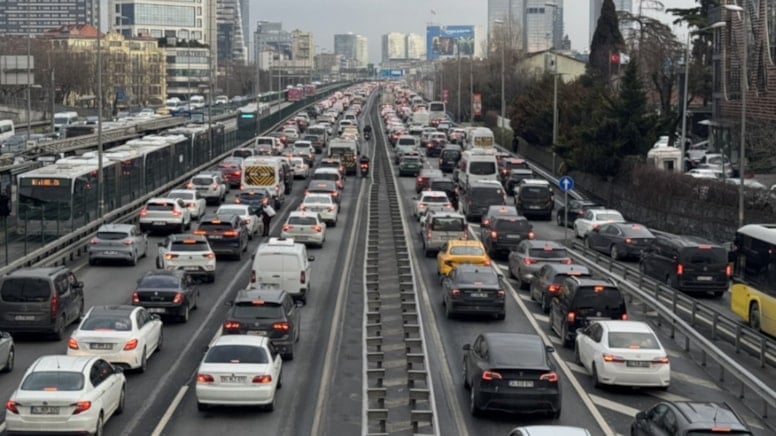 İstanbul'da trafik yoğunluğu yüzde 80'e çıktı