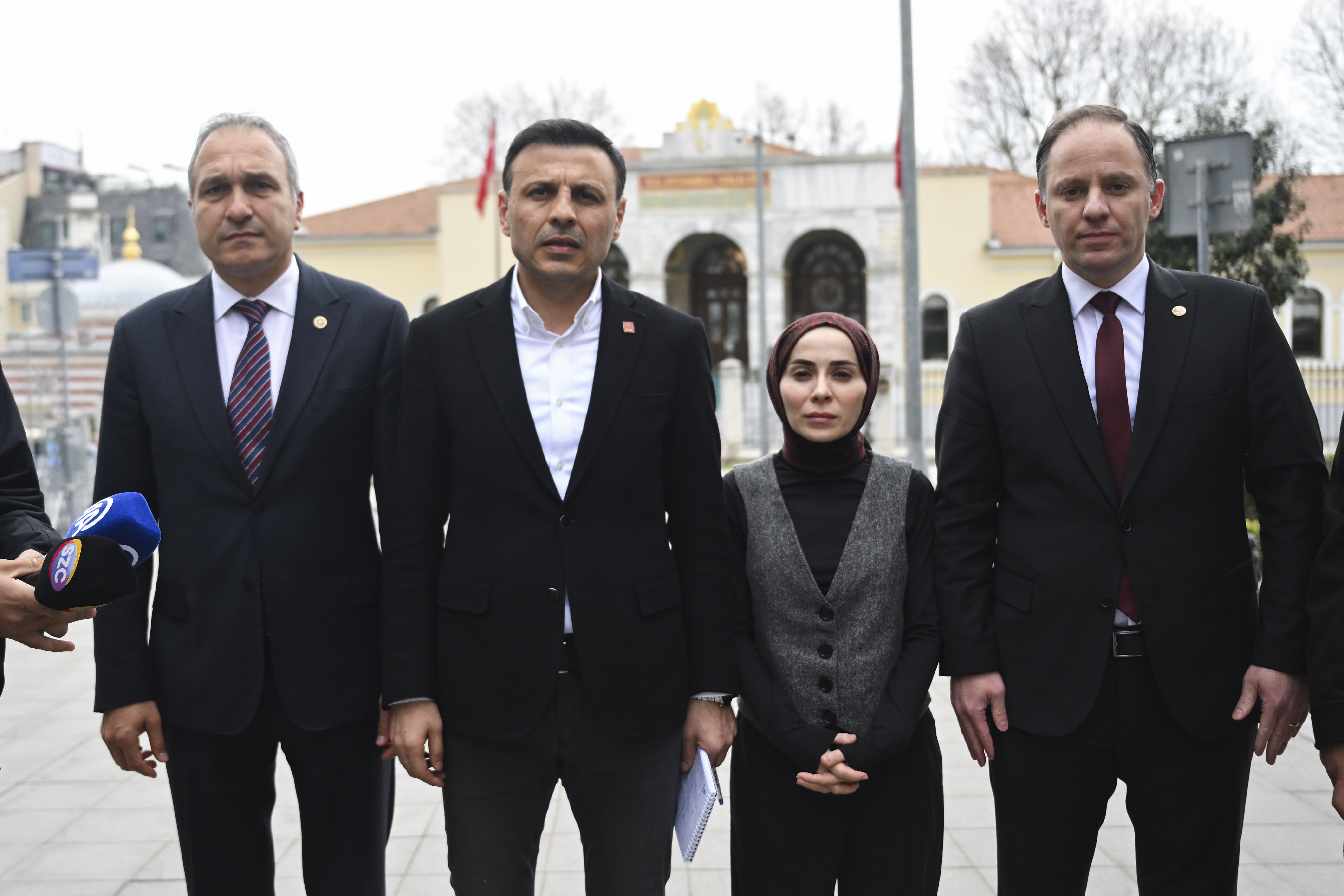 CHP heyeti, İstanbul Valisi Gül'le görüştü