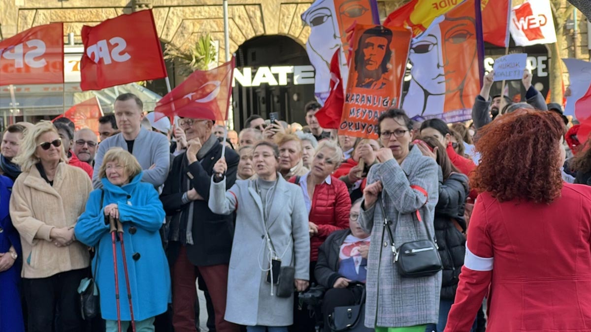 CHP Hannover'den demokrasi ve adalet mitingi