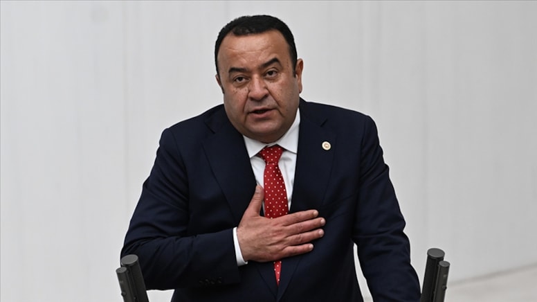 İYİ Parti'den istifa eden Adnan Beker CHP'ye katılacak