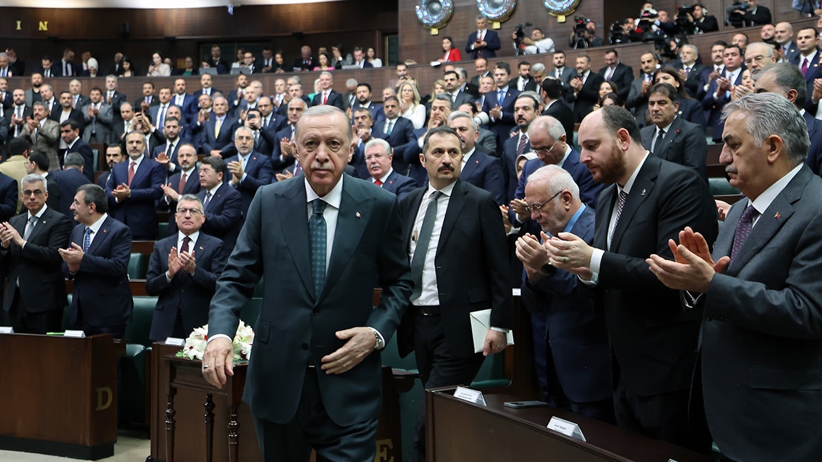 AKP grup toplantılarında artık oturma düzeni olacak