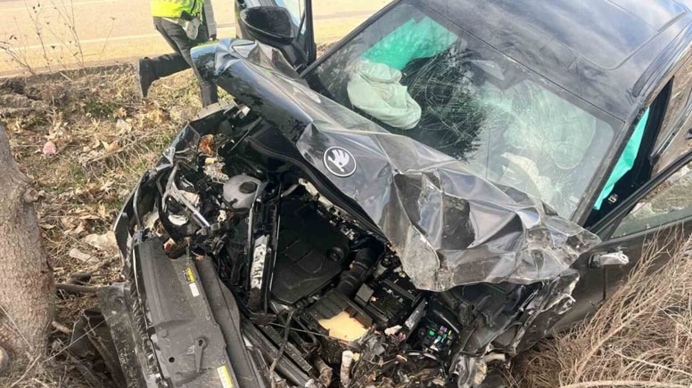 AKP’li belediye başkanı, ailesiyle birlikte kaza geçirdi