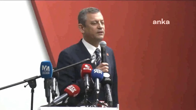 CHP lideri Özgür Özel: "Türkiye’de bir kadın düşmanı varsa o da Recep Tayyip Erdoğan’dan başkası değildir"