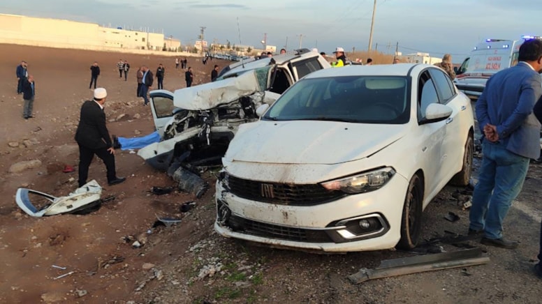 Diyarbakır’da zincirleme kaza: 3 ölü, 4 yaralı