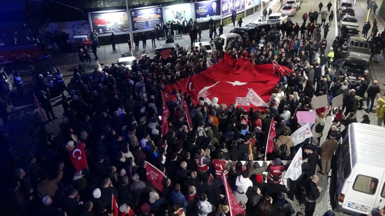 Rize'de 'İmamoğlu' gerginliği: 1 gözaltı