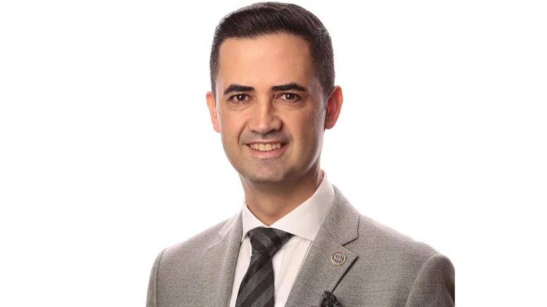 Belediye Başkanı Mustafa Özmen gözaltına alındı